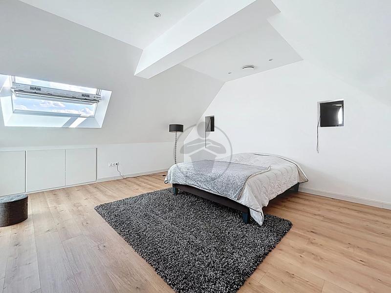 Maison - 183 m² - 6 pièces