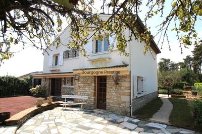 Maison - 177 m² - 7 pièces