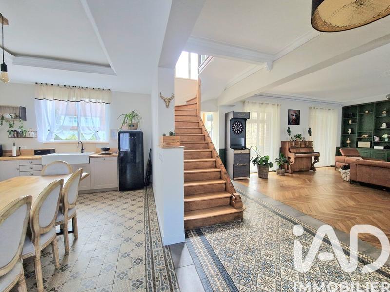 Maison - 267 m² - 10 pièces