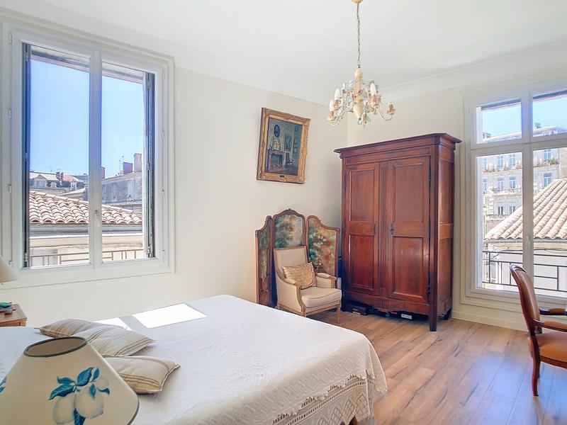 Appartement bourgeois - 144 m² - 6 pièces