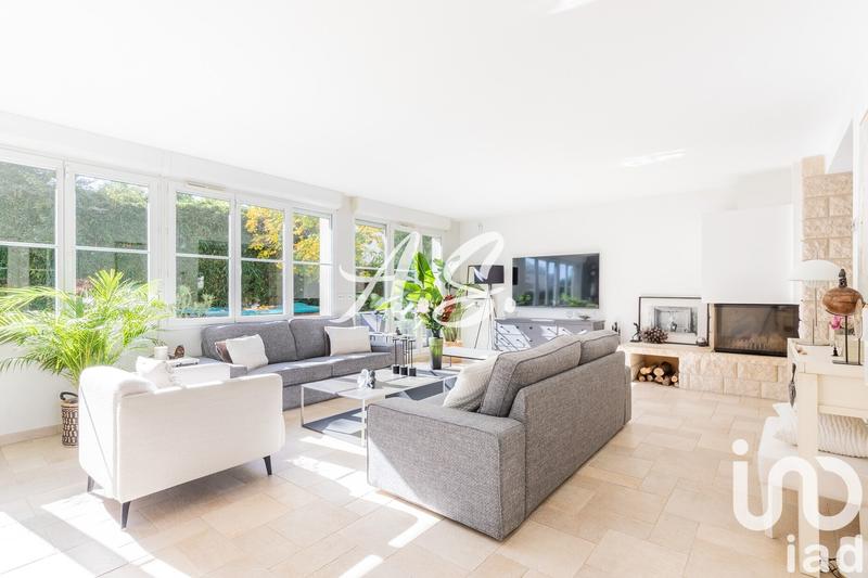 Maison - 212 m² - 8 pièces