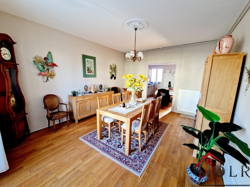 Maison - 260 m² - 6 pièces