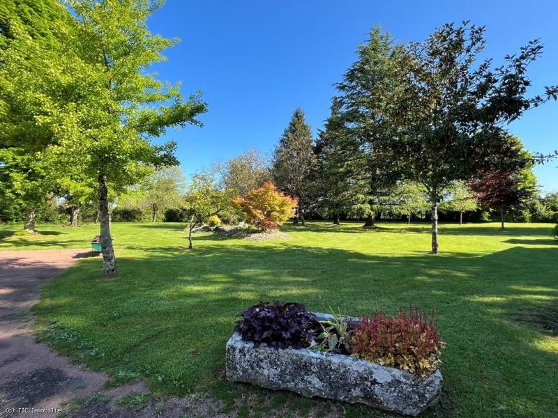 Longère - 293 m² - 8 pièces