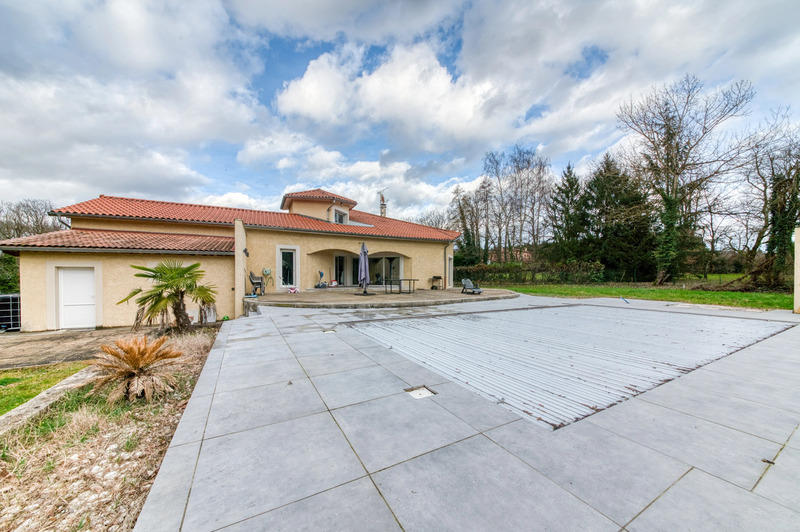 Maison - 200 m² - 7 pièces