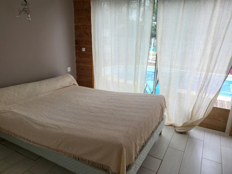 Maison - 235 m² - 11 pièces