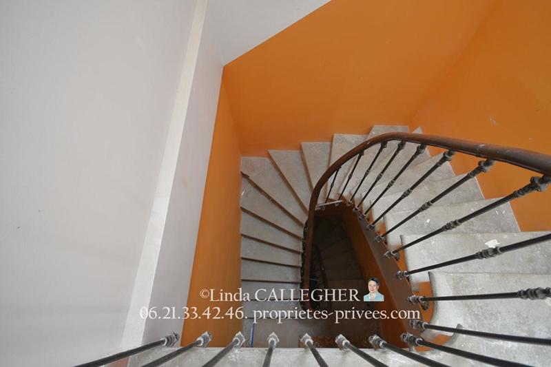 Demeure - 279 m² - 9 pièces