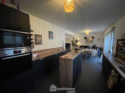 Maison - 96 m² - 5 pièces