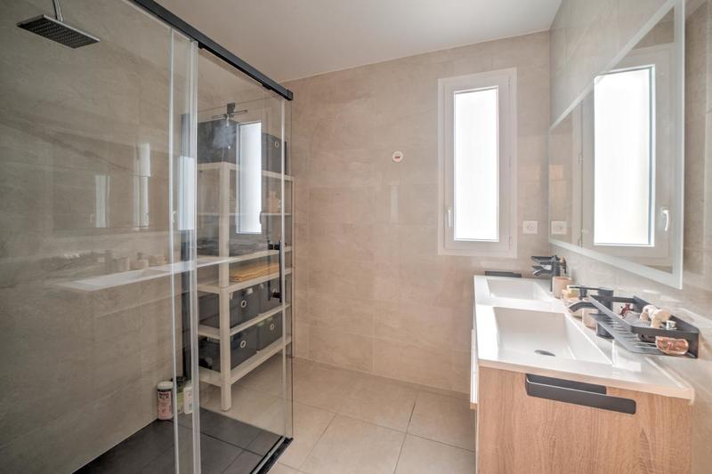 Appartement - 104 m² - 5 pièces