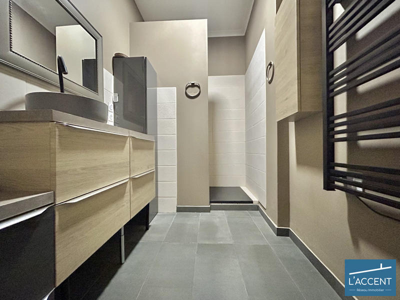 Appartement - 197 m² - 6 pièces