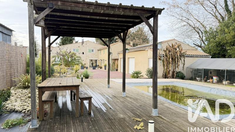 Maison - 223 m² - 9 pièces