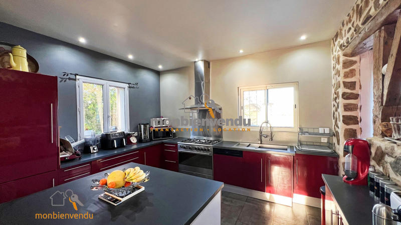 Maison traditionnelle - 187 m² - 7 pièces