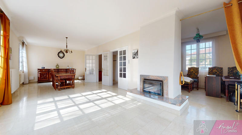 Maison - 188 m² - 8 pièces