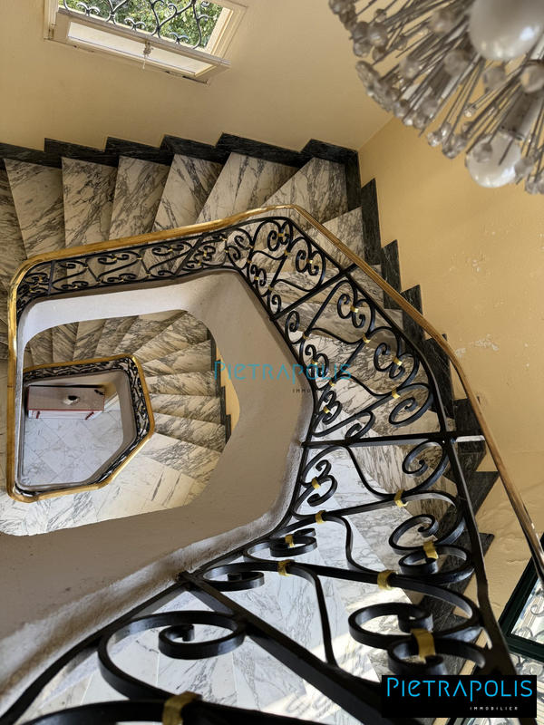 Maison contemporaine - 255 m² - 10 pièces