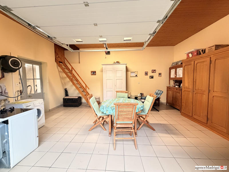 Maison - 90 m² - 5 pièces