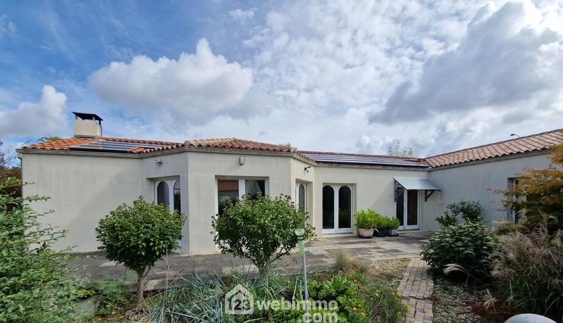 Maison - 215 m² - 6 pièces