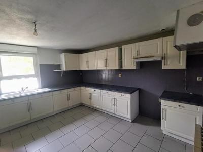 Maison - 160 m² - 8 pièces