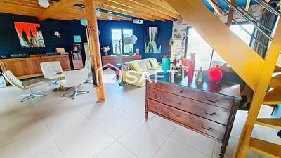 Maison - 220 m² - 6 pièces