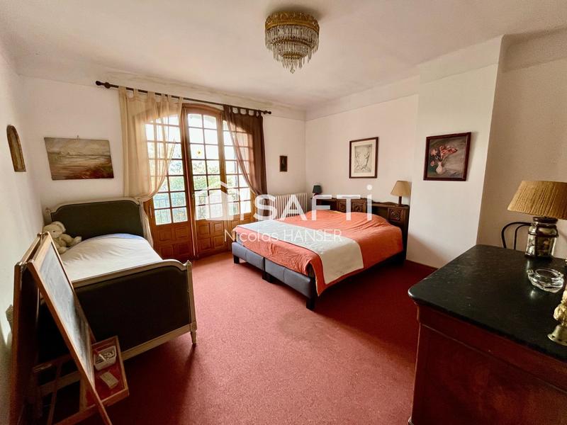 Maison - 281 m² - 8 pièces