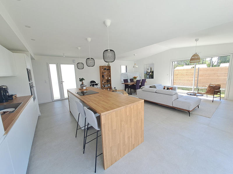 Maison - 125 m² - 5 pièces