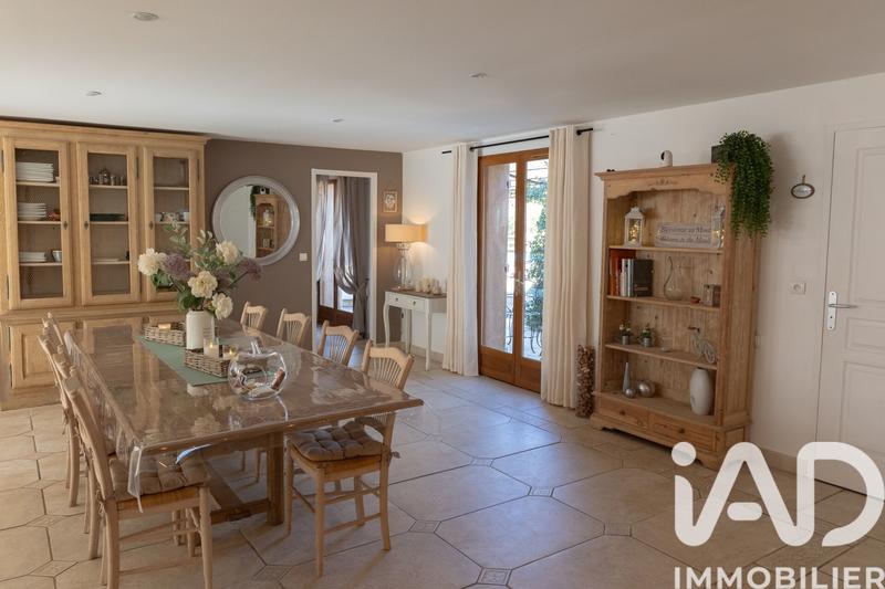 Maison - 423 m² - 13 pièces