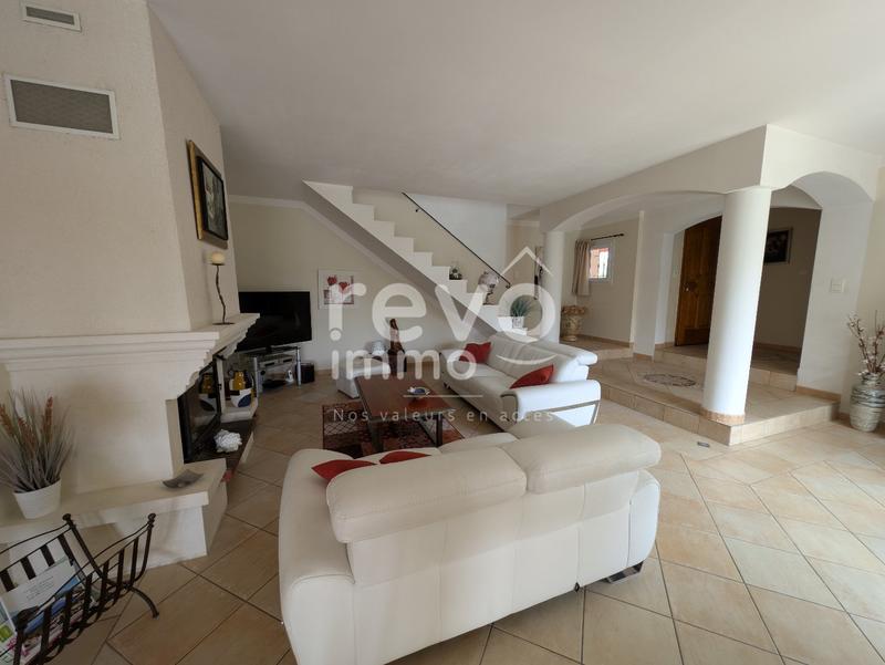 Maison - 200 m² - 7 pièces