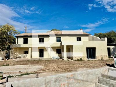 Villa - 185 m² - 6 pièces