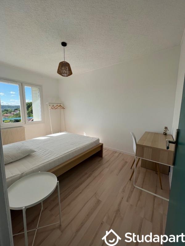 Chambre - 14 m² - 1 pièce