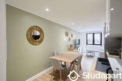 Chambre - 13 m² - 1 pièce