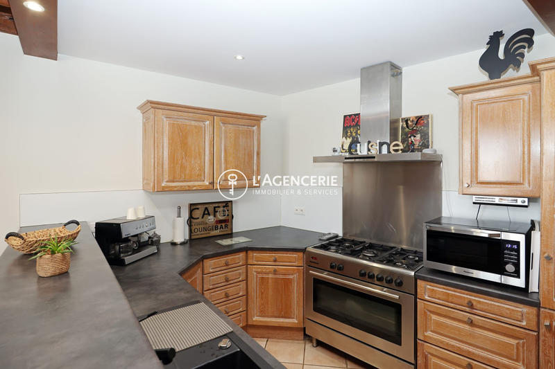 Maison - 180 m² - 6 pièces