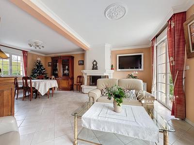 Maison - 121 m² - 5 pièces