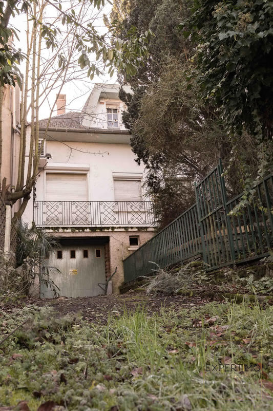 Villa - 233 m² - 8 pièces