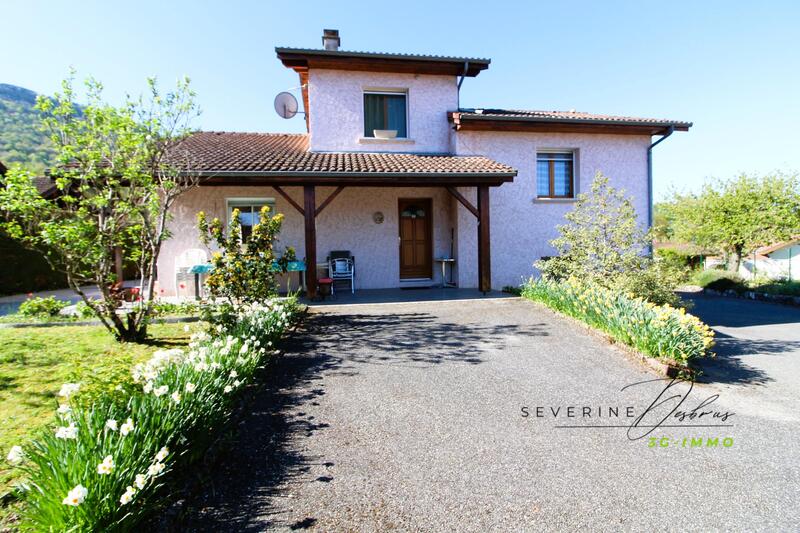 Villa - 100 m² - 5 pièces