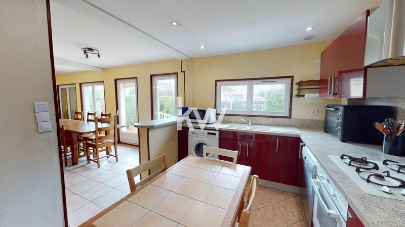 Maison - 120 m² - 8 pièces