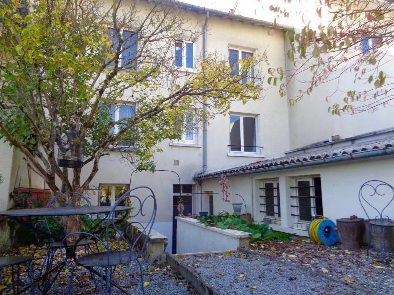 Maison - 260 m² - 9 pièces