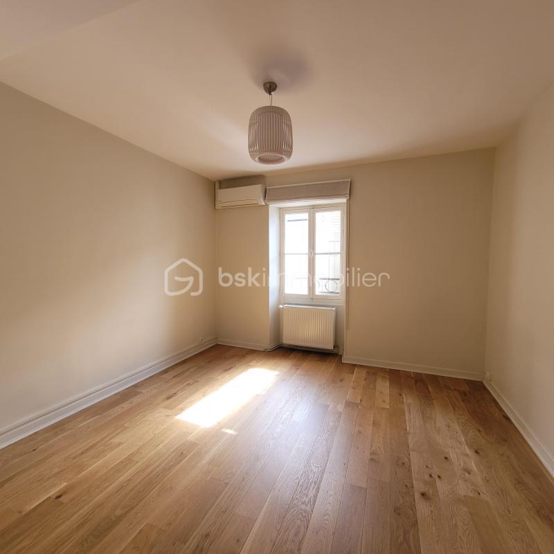 Demeure - 202 m² - 8 pièces