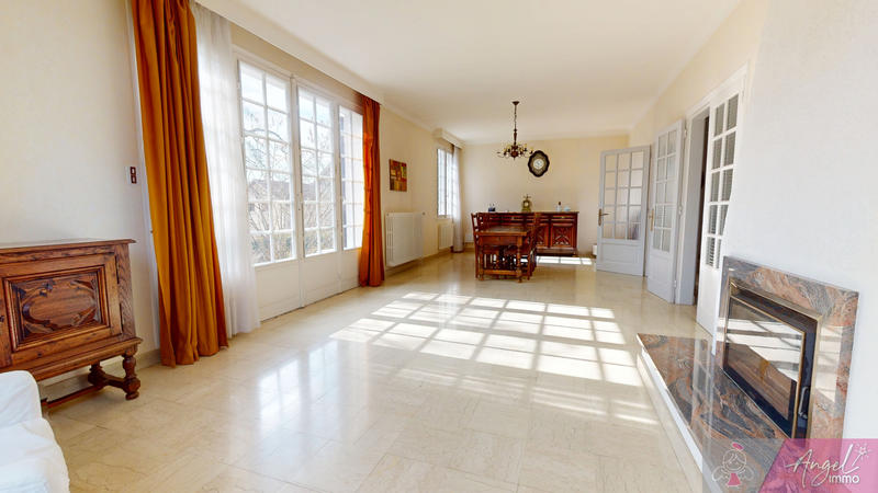 Maison - 188 m² - 8 pièces