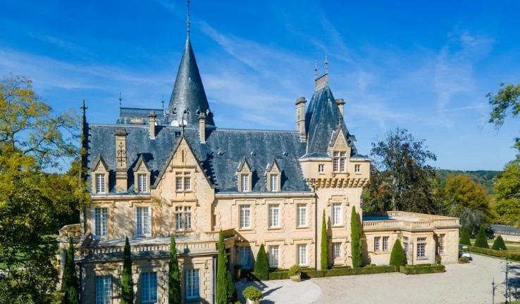 Manoir - 1 760 m² - 40 pièces