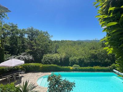 Villa - 227 m² - 6 pièces