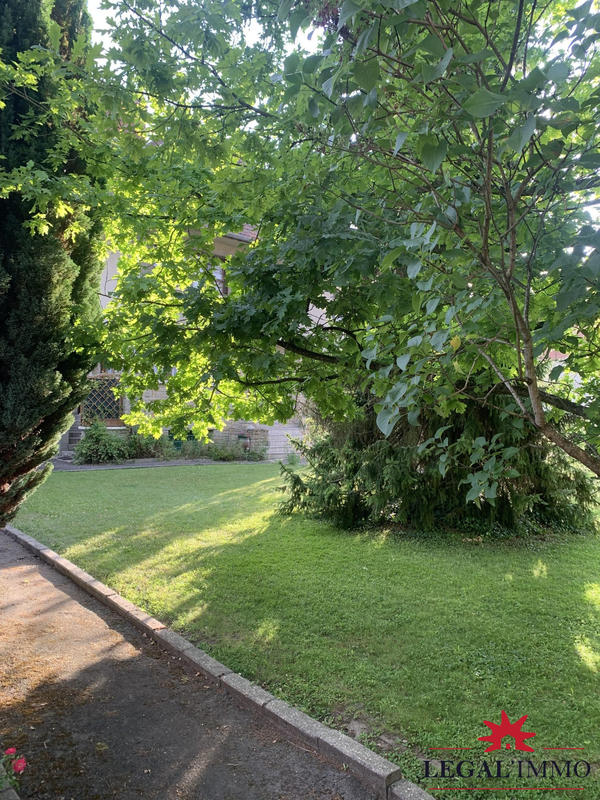 Maison - 260 m² - 6 pièces