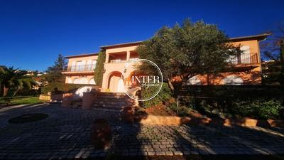 Villa - 775 m² - 12 pièces