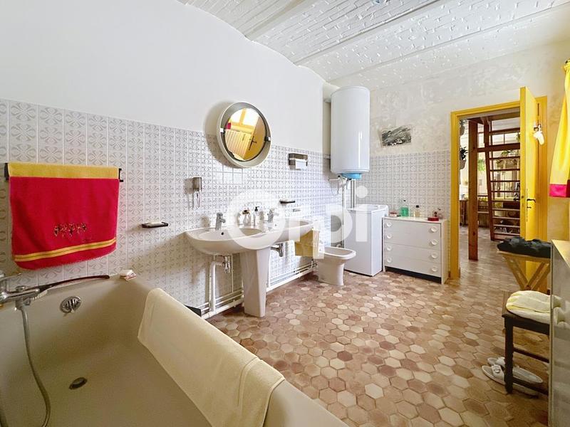 Maison - 268 m² - 11 pièces