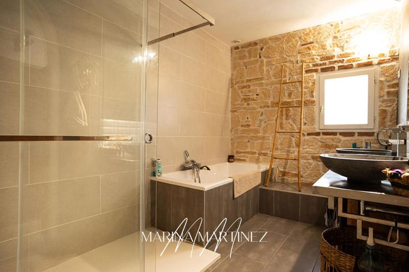 Maison - 231 m² - 7 pièces