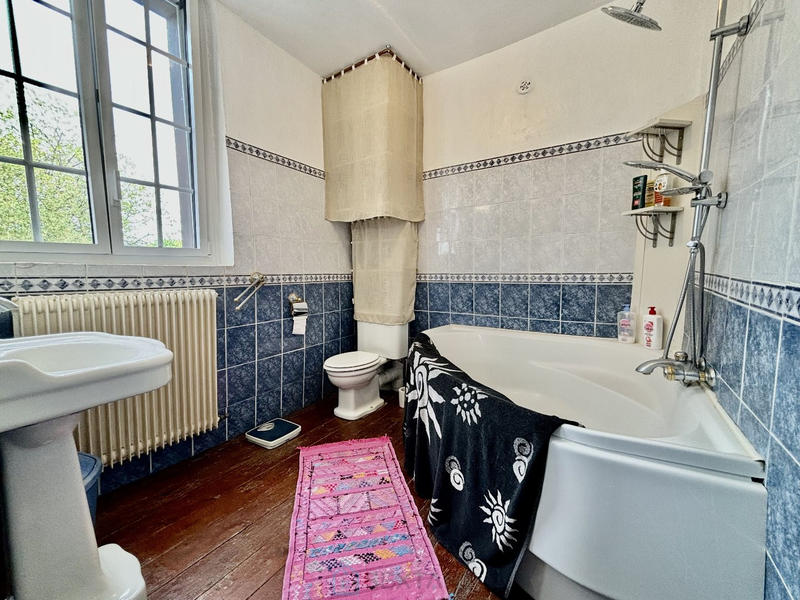 Maison - 206 m² - 7 pièces