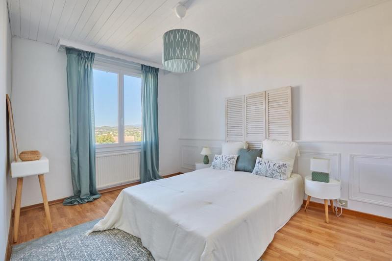 Maison - 142 m² - 5 pièces