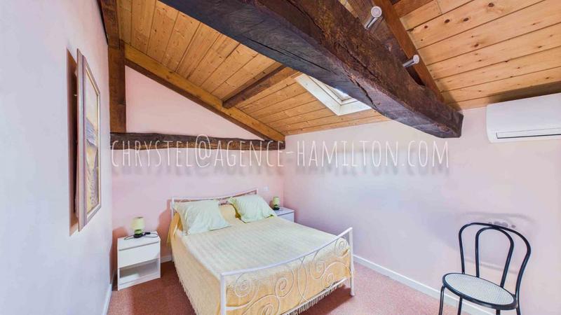 Maison - 260 m² - 12 pièces