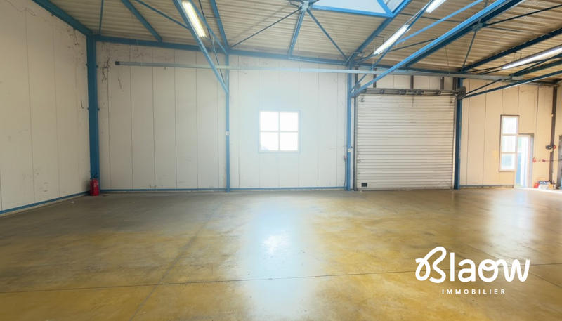 Entrepôt - 215 m²