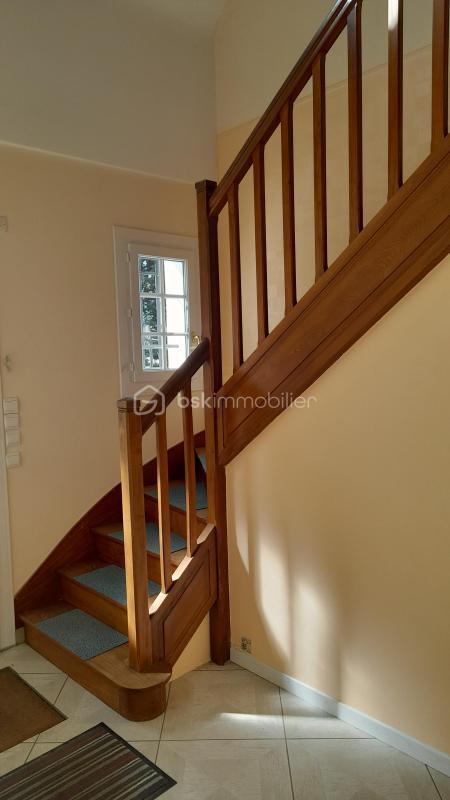 Maison traditionnelle - 225 m² - 8 pièces