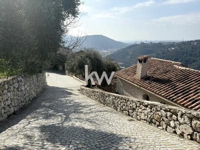 Maison traditionnelle - 140 m² - 6 pièces