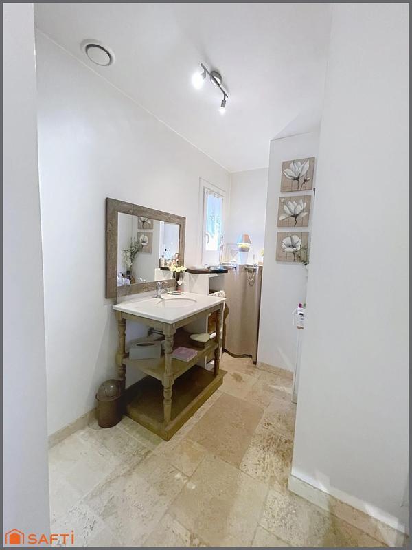 Maison - 159 m² - 9 pièces