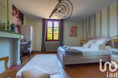 Maison - 185 m² - 11 pièces